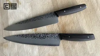 Couteaux demi-chef,  lames de 20 cm et manches en grenadille du Sénégal, fabriqué par Pierre Castin