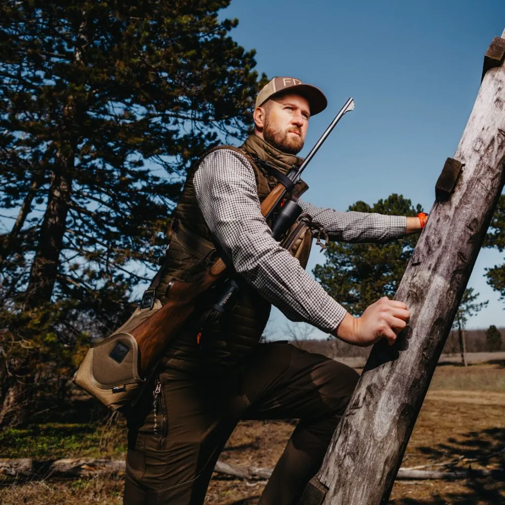 Hunting-Harness-Tower.webp