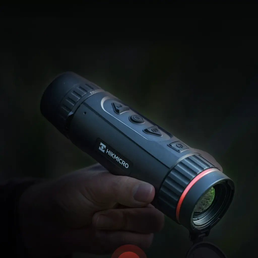 FALCON Ergonomic cylindrical shape.webp