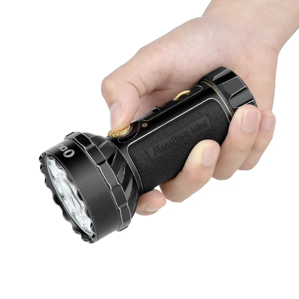 taille-compacte-lampe-olight-marauder-mini-main.webp