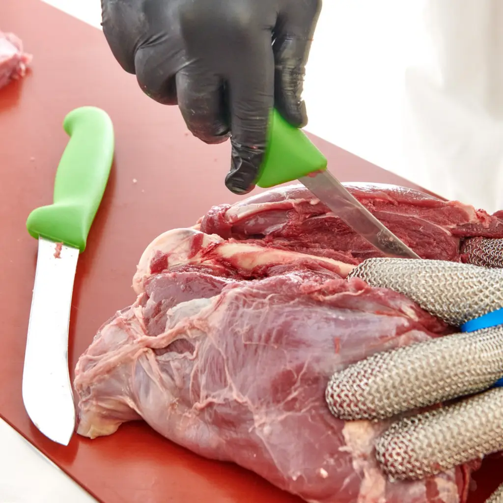 couteau-vert-decoupe-precise-viande.webp